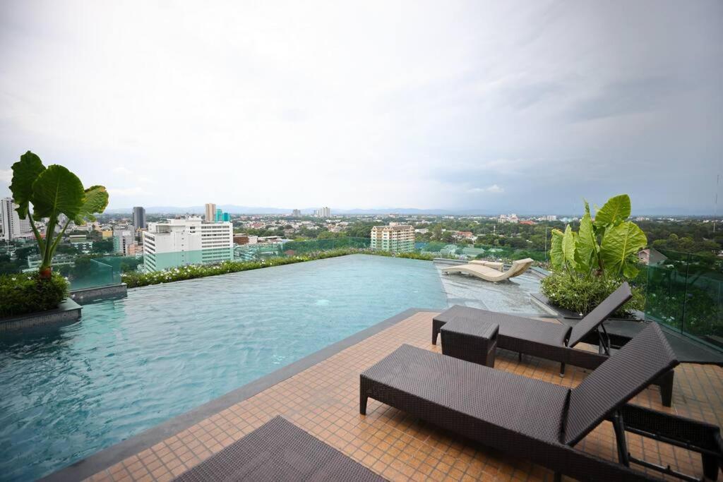 Specious Luxury 2 Bedrooms Apt. Chiang Mai Exterior foto