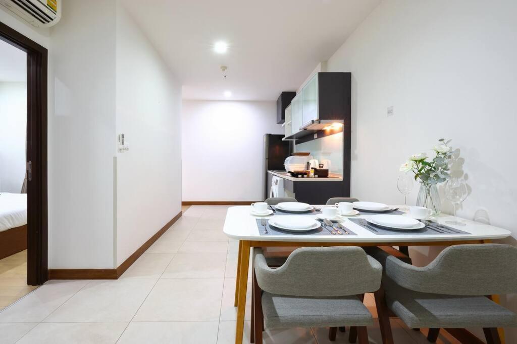 Specious Luxury 2 Bedrooms Apt. Chiang Mai Exterior foto