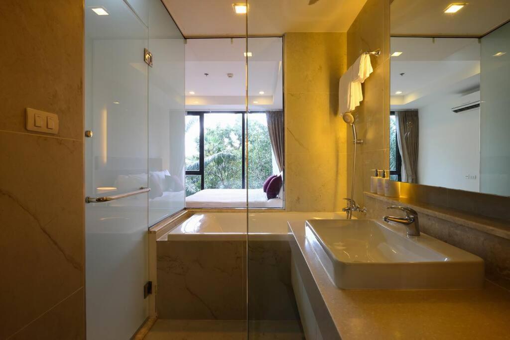 Specious Luxury 2 Bedrooms Apt. Chiang Mai Exterior foto